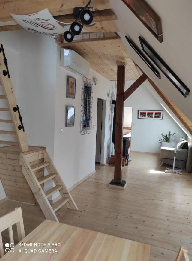 Art-House 4 Attic Apartment Дечин Екстериор снимка